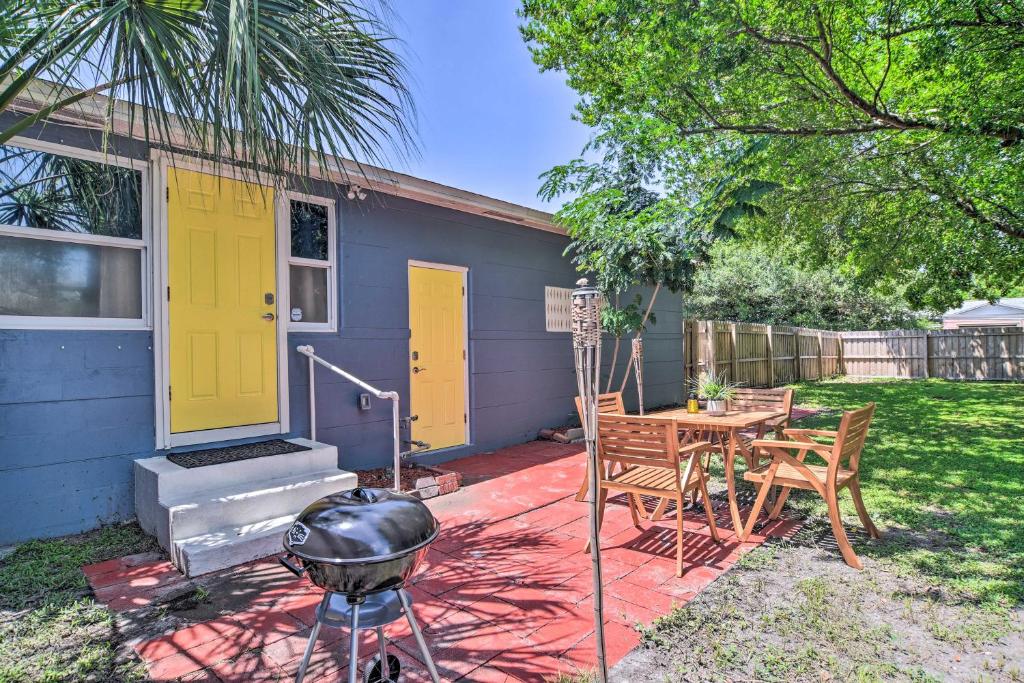 St Pete Home with Patio and Yard 6 Mi to Beach - image 3